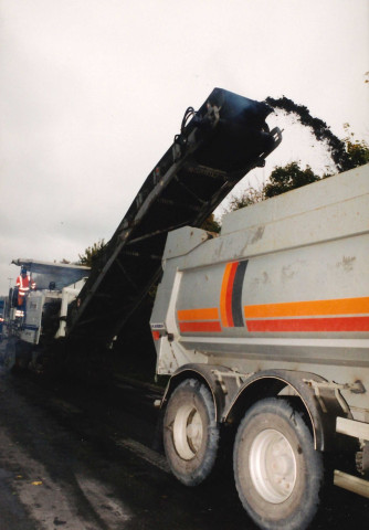Grâce-Hollogne. Horion-Hozémont. E42. Inauguration des travaux de mise à trois bandes par M. le ministre Daerden.