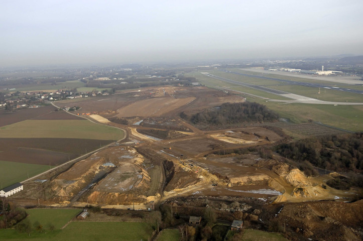 Grâce-Hollogne. Aéroport de Bierset. Vues aériennes.