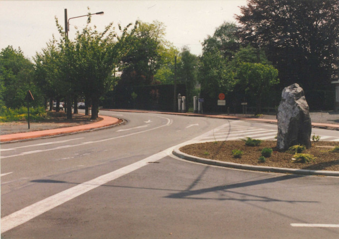 Leuze-en-Hainaut. Pistes cyclables dans le centre urbain.