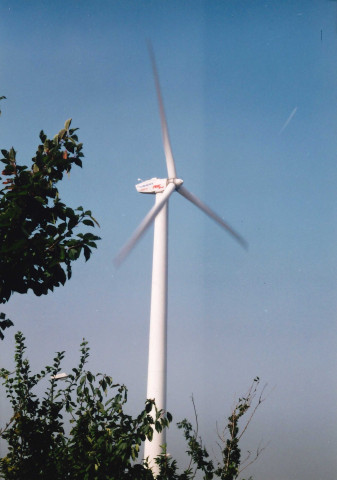 Perwez. Eolienne de 600 kW/h.