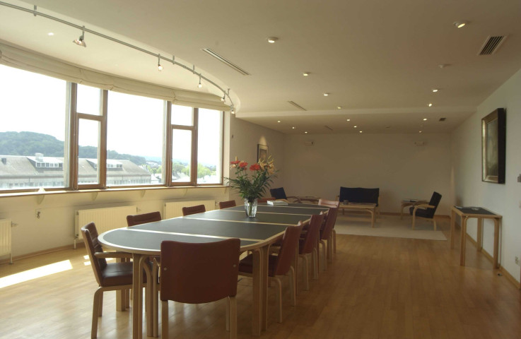 Namur. CAMET. Secrétariat général. Intérieur du bureau. Mobilier.