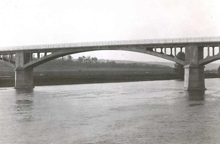 Pont de 1909 (photos prises à une date indéterminée)