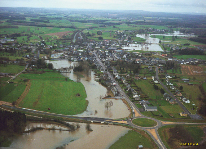 Inondations de décembre 2002 et janvier 2003. L'Ourthe.