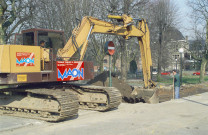 Esneux. Pose de la première pierre des murs anti-crues dans la traversée de la localité, par Jean-Pierre Grafé, ministre des Travaux publics..