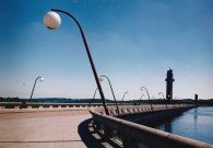 Froidchapelle. Boussu-lez-Walcourt. RN589A. Passage de la route sur le barrage. Luminaires. Tour panoramique.