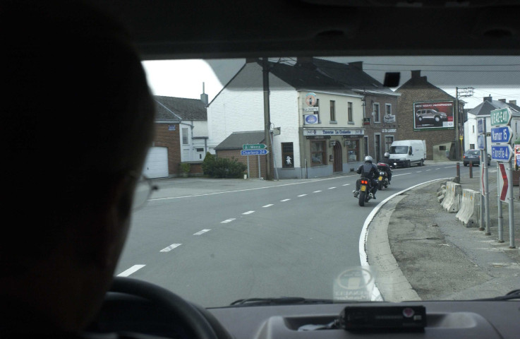 Mettet. Route de la Molignée. Aménagements de sécurisation pour véhicules à deux roues.
