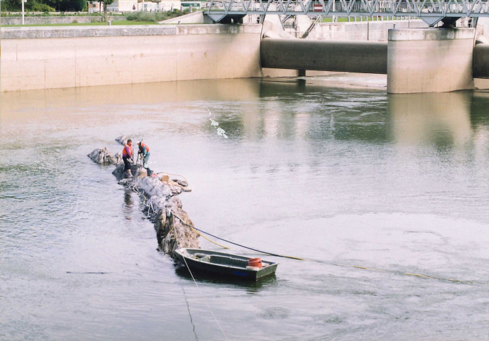 Hastière. Barrage n°1.
