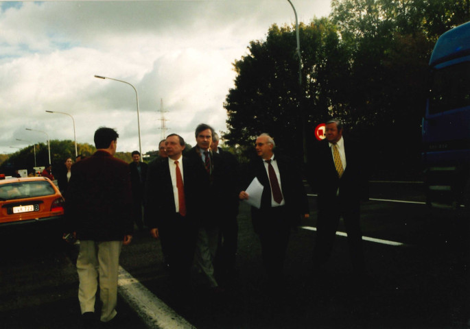 Manage. Inauguration des travaux de mise à trois bandes par M. le ministre Daerden.