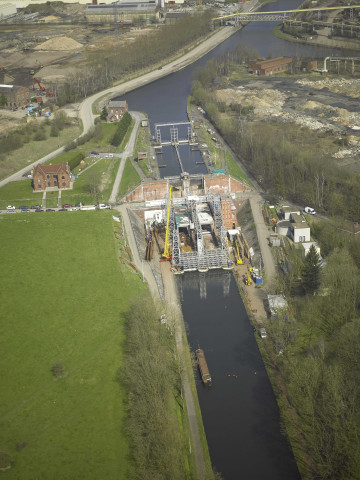 La Louvière. Houdeng-Gœgnies. Vues aériennes du canal du Centre.