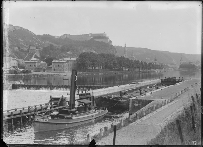 Dinant. Ecluse.
