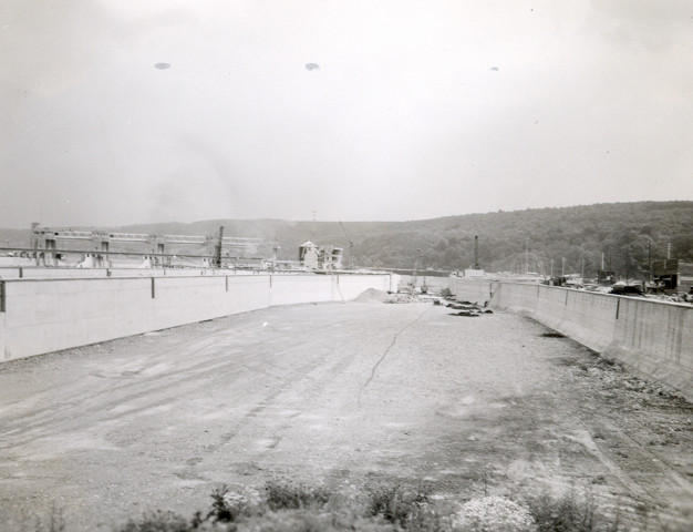 Construction du barrage éclusé d'Ampsin-Neuville