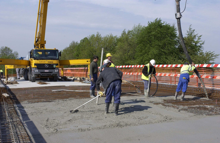 Blégny. Barchon. E40. Remplacement du pont.