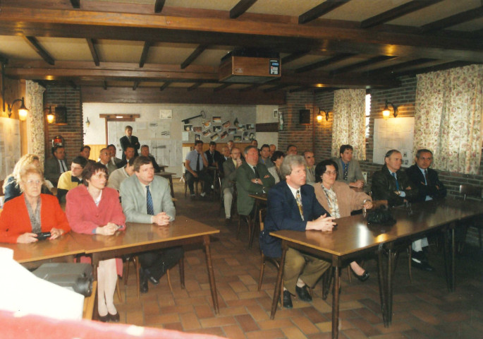 Couvin. Mariembourg. Visite par M. le Ministre Lebrun des divers aménagements au dépôt du TEC. Ligne 56.