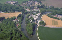 Fontaine-l'Évêque. Barrage, écluse n°8 et abbaye d'Aulne.