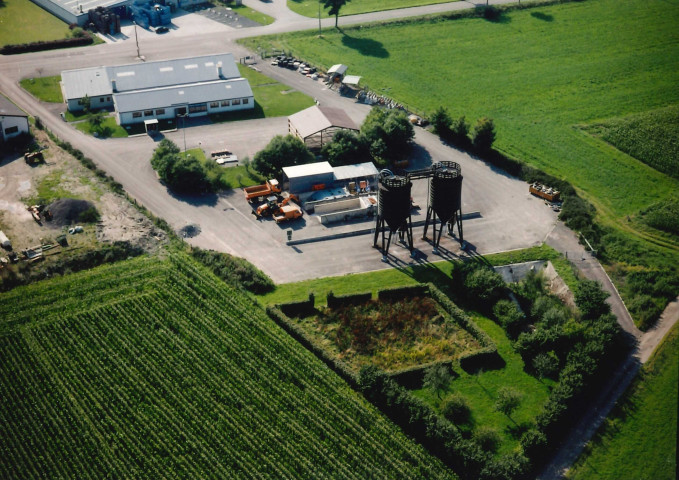 Houffalize. Bâtiments de la D132-21 du MET.