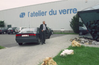 Alleur. Visite de Jean-Pierre Grafé, ministre des Travaux publics, aux Ateliers du verre.