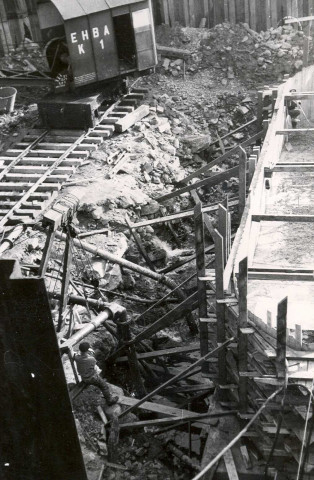 Vues de la construction du pont Charles de Gaulle