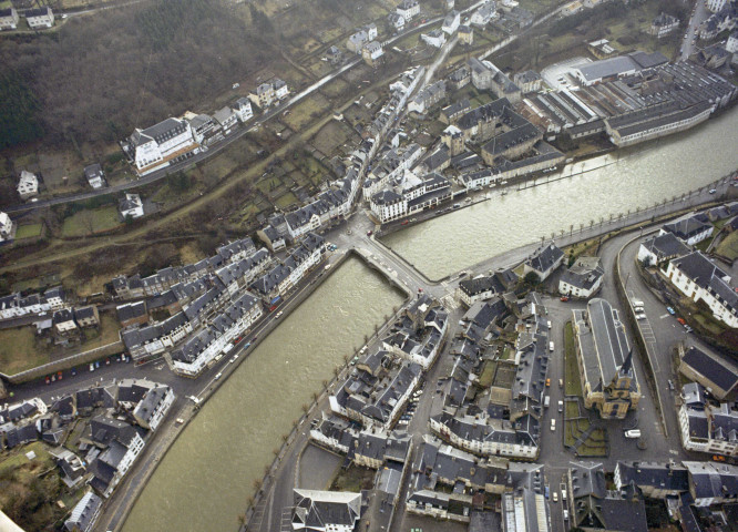 Bouillon. La Semois en crue.