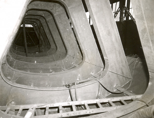 Fabrication des vannes du barrage éclusé d'Ampsin-Neuville