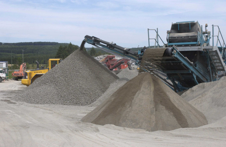 Manhay. E25. Recyclage de béton pour autoroute.