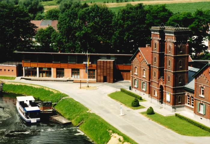 La Louvière. Strépy-Bracquegnies. Ascenseur n°3. Bâtiments de service.
