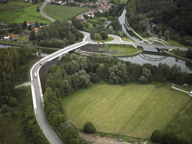 Péruwelz. Canal Nimy-Blaton-Péronnes. Vues aériennes.