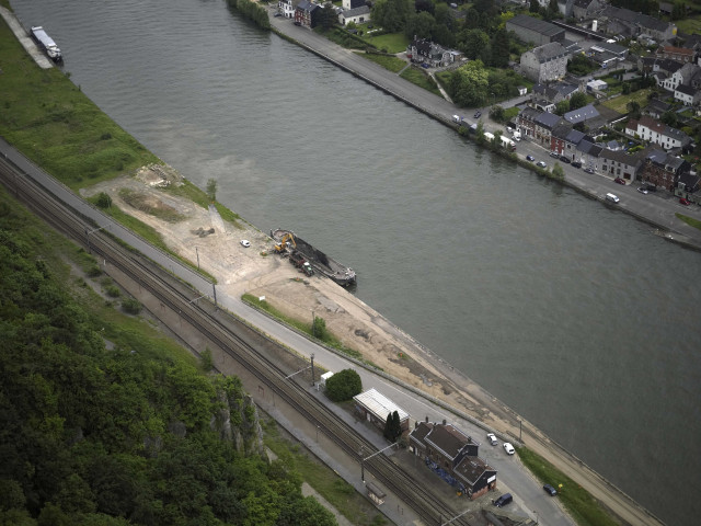 Andenne. Vezin. Vues aériennes de la Meuse.