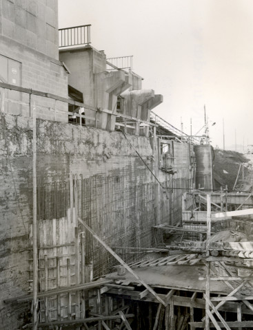 Construction de la centrale hydro-électrique