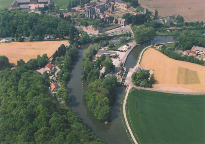 Fontaine-l'Evêque. Sambre, barrage et écluse 8