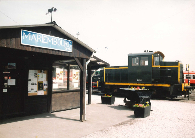 Couvin. Mariembourg. Train à vapeur des trois vallées.