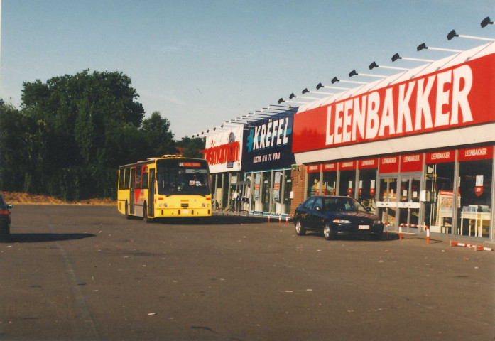 Rocourt. Complexe commercial.