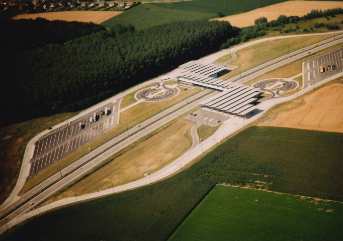 Nivelles. E19. Aire de repos autoroutière de "Orival".