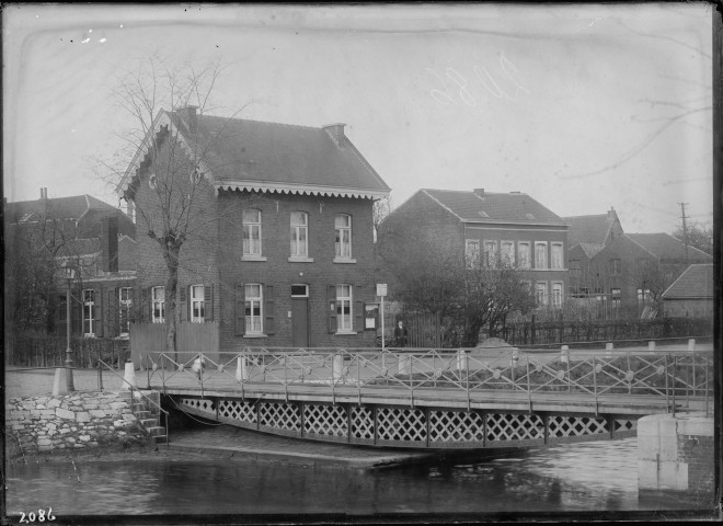 Liège. Maisons éclusières sur le Canal de l'Ourthe.