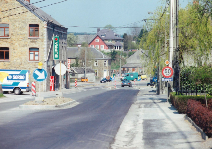 Hamois. Aménagement de la berne centrale.