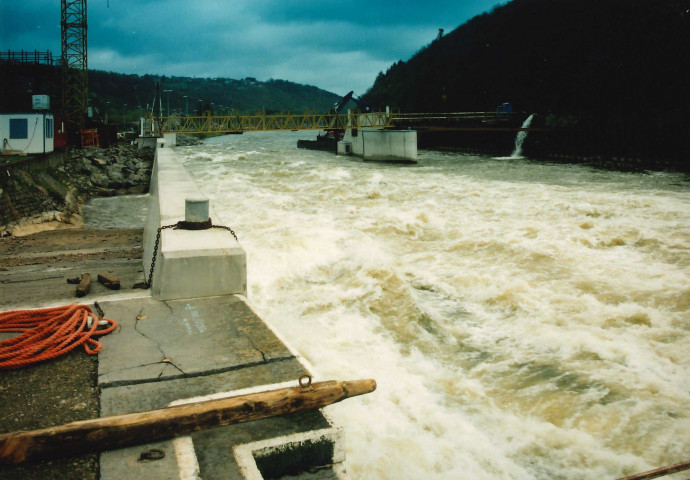 Hastière. Waulsort. Evolution des travaux au barrage.