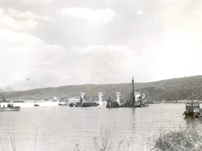 Construction du barrage éclusé d'Ampsin-Neuville