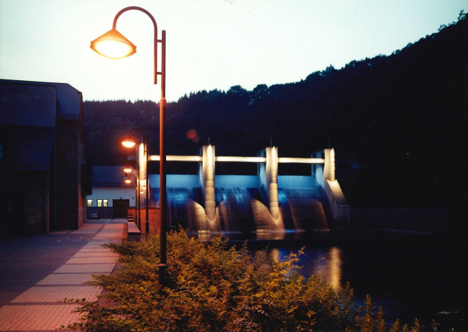 Houffalize. Nadrin. Complexe du barrage de Nisramont. Nouvel éclairage de nuit.