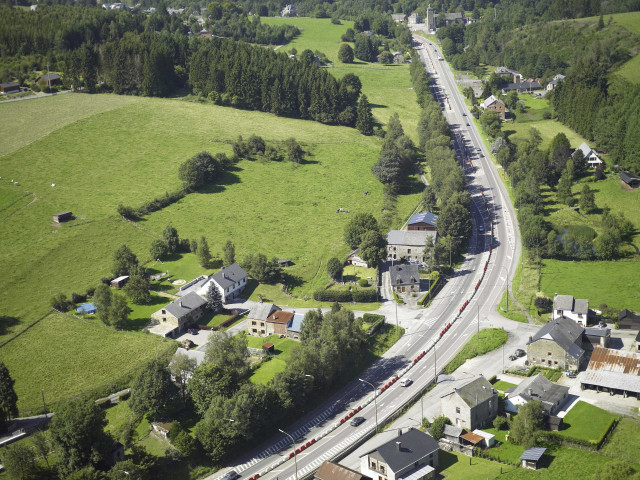 Tenneville. RN4. Aménagement dans la traversée de la localité.