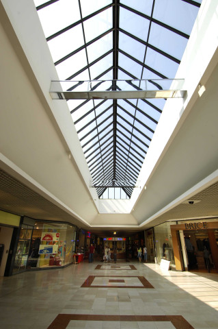 Charleroi. Ville 2. Commerces.