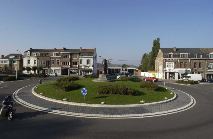 Andenne. Seilles. Giratoire "La petite et grande ourse". Emblème de la cité. RN921.