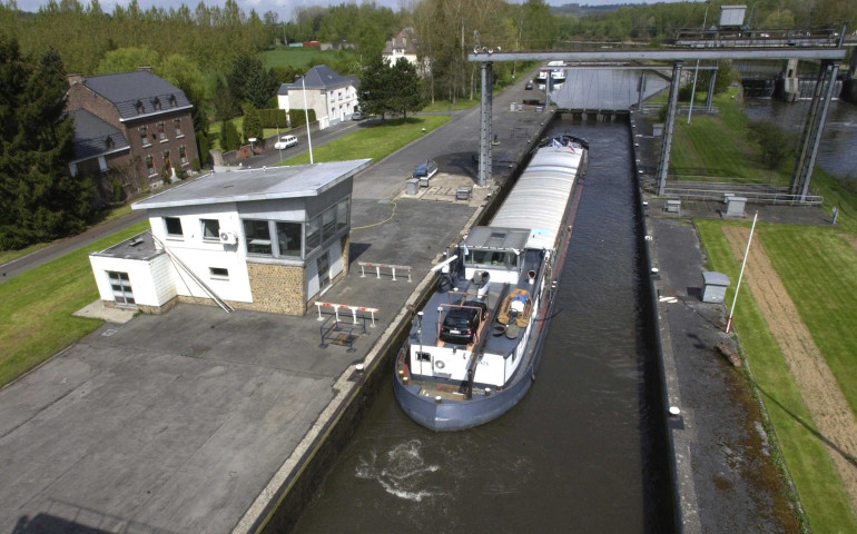 Jemeppe-sur-Sambre. Mornimont. Barrage-écluse No 15.