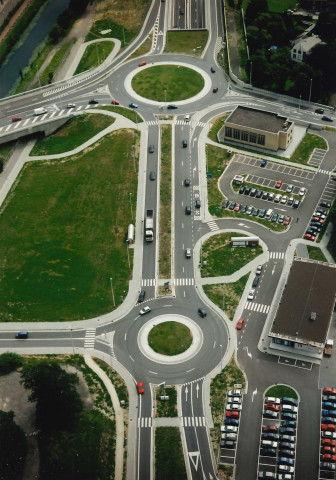 Liège. Vues aériennes de la liaison E25-E40 d'Angleur à Cointe.