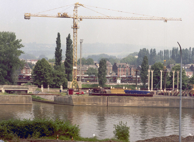 Ben-Ahin. Construction du pont Père Pire.