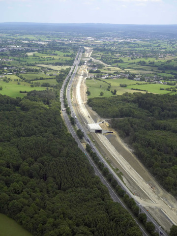 Plombières. Moresnet. Ligne SNCB 39. Viaduc ferroviaire après rénovations.