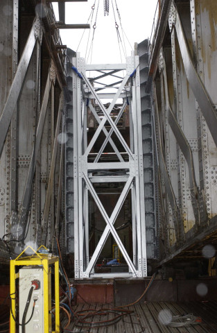 La Louvière. Hoedeng-Goegnies. Canal du Centre. Ascenseur n°1. Réparations des dommages causés lors de l'accident de janvier 2002.