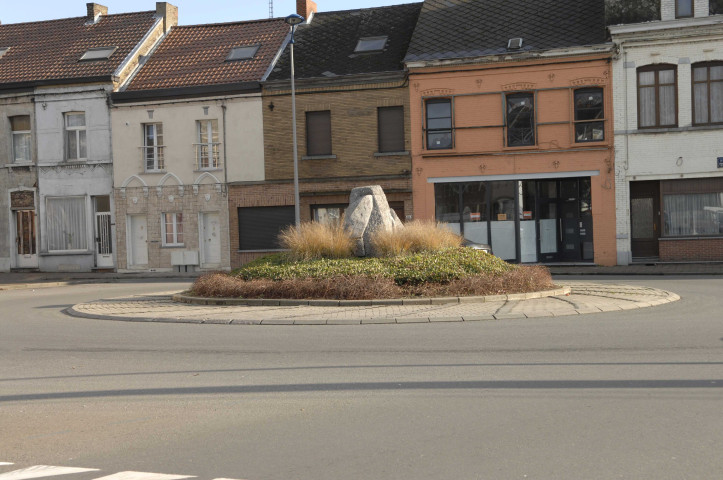 La Louvière. Œuvre d'art du carrefour "Entre 2".