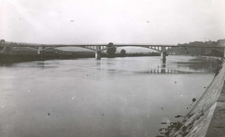 Pont de 1909 (photos prises à une date indéterminée)