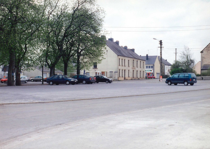 Habay. Habay-La-Neuve. Aménagement de la place et du carrefour des RN 40, 07 et 897.