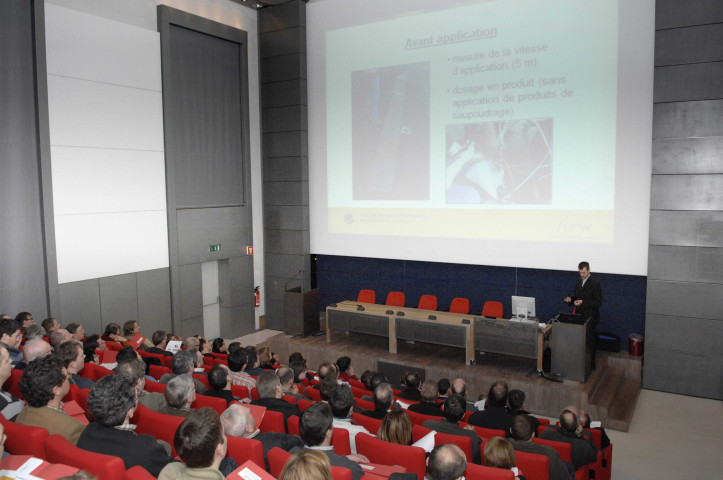 Namur. Daussoulx. Conférence sur le marquages au sol de routes.