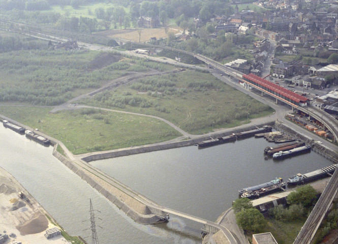 Marchienne-au-Pont. Zones portuaires "Quai des Russes" et AMS.